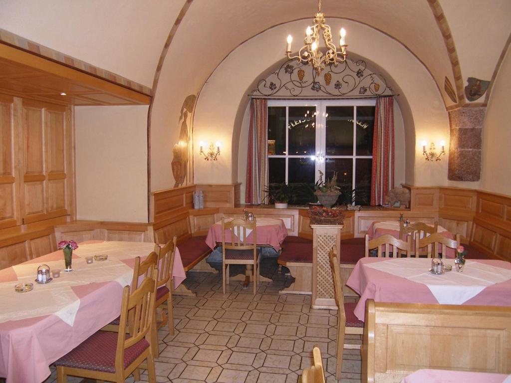 Gasthof Goldene Traube Golling an der Salzach Exterior photo